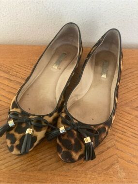 LOUISE ET CIE “Arabella” Genuine Cow Hair Leather Ballet Flats (39/9)